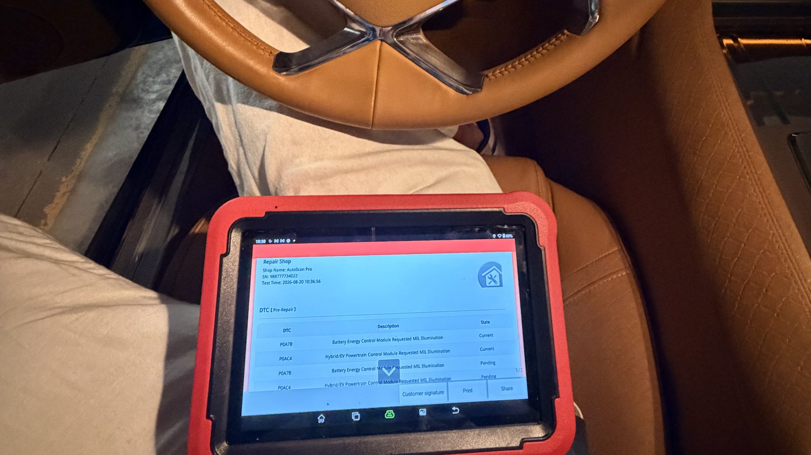 Lecture des codes de diagnostic sur un véhicule client, à bord du véhicule